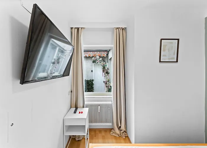 Aparthotel Flora Collection 3*
