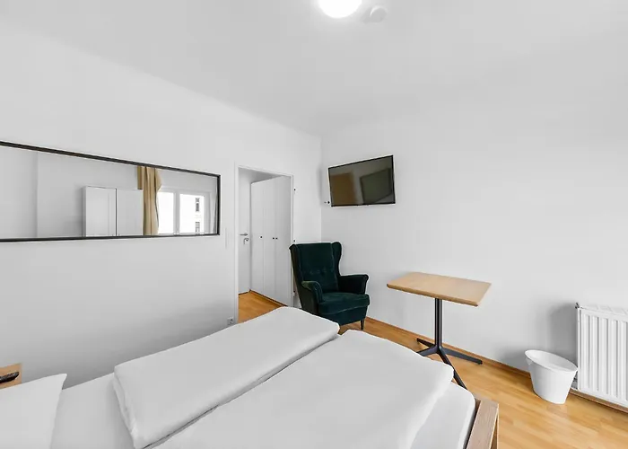 Aparthotel Flora Collection 3*